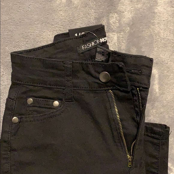 Jeans - Picture 2 of 4